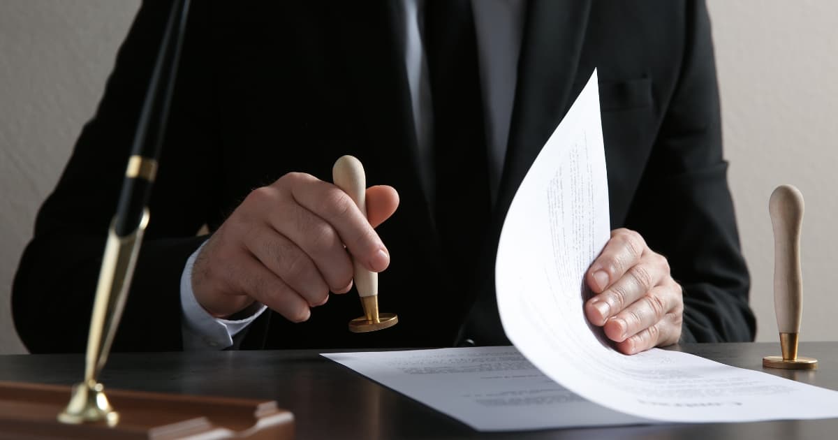 Importance of Notary Services In Business Transactions